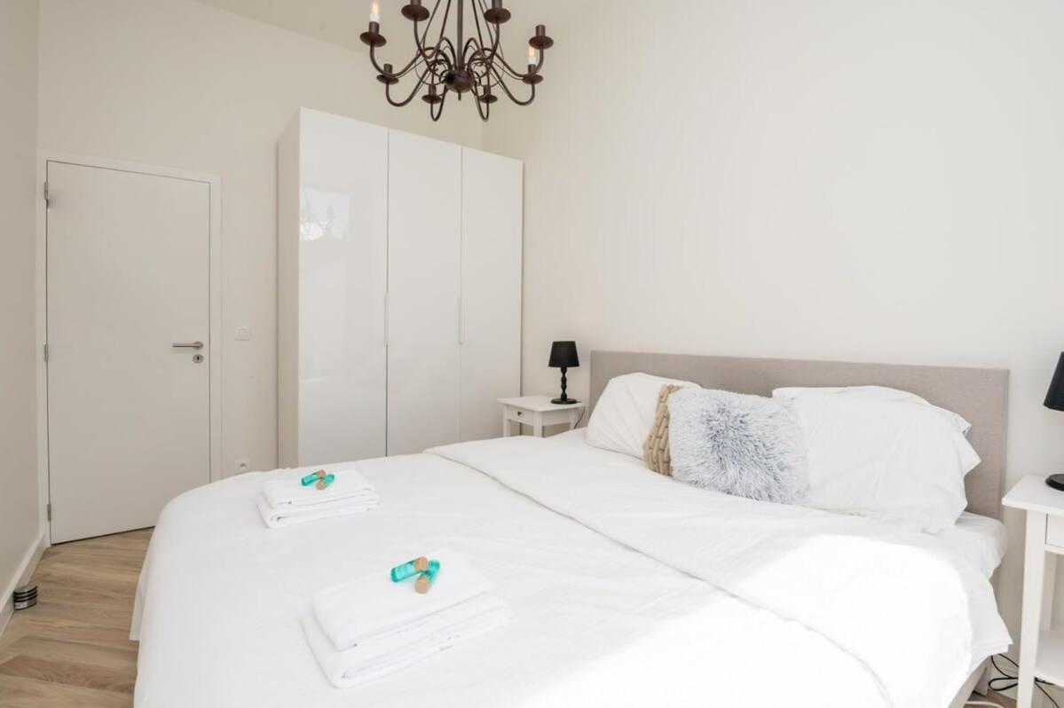 Beautiful Renovated Apartment In An Authentic Building Oostende Exterior foto